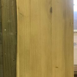 Eiken plank met één boomstamzijde 50x210cm